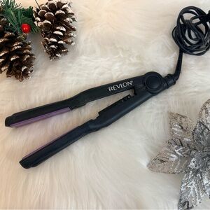 4/$25 • Revlon‎ Tourmaline Ceramic Flat Iron